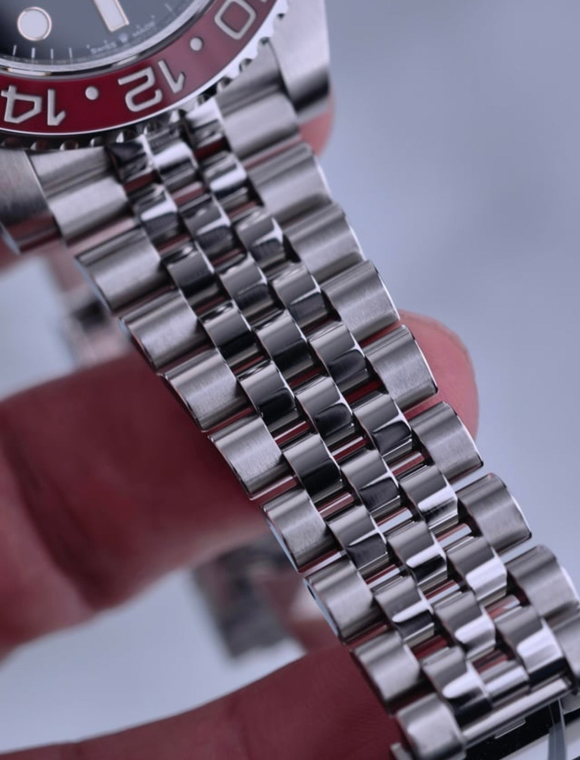 Rolex GMT-Master II “Pepsi” 40mm – Ref: 126710blro-0001 – Black Dial, Red & Blue