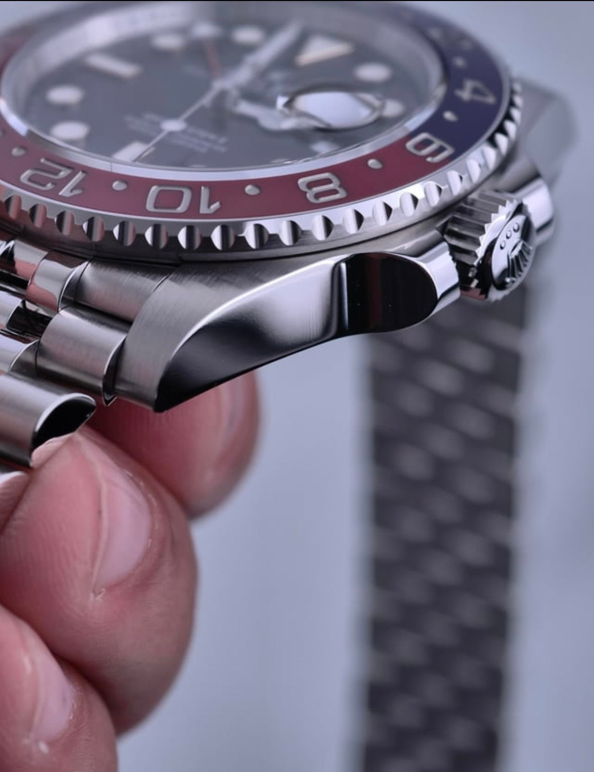 Rolex GMT-Master II “Pepsi” 40mm – Ref: 126710blro-0001 – Black Dial, Red & Blue